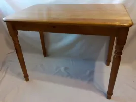 stol-drewniany-sosnowy-kolor-dab-toczony-100x60cm