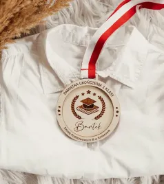 medal-dla-przedszkolaka-ucznia-ze-wstazka-ksiazka