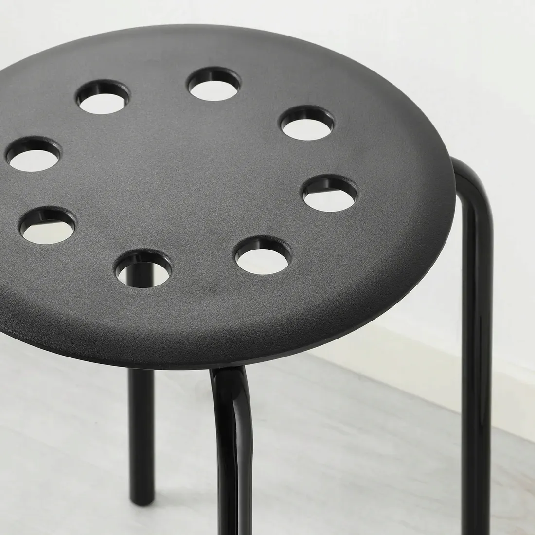 ikea-marius-stolek-taboret-czarny-stan-nowy