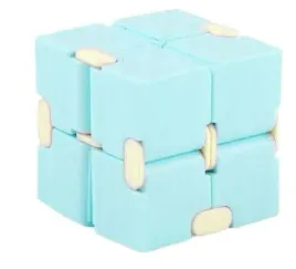 kostka-magiczna-magic-cube-antystresowa-kreatywna-niebieska-pastelowa