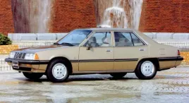 mitsubishi-galant-iv-blotnik-lewy-przod-1980-1984-austria