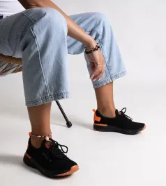 czarne-materialowe-sneakersy-damskie-cross-jeans