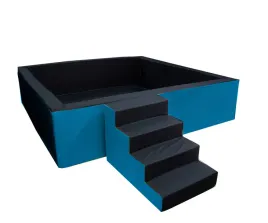 suchy-basen-dla-dzieci-ze-schodami-place-zabaw-przedszkola-250x250-cm