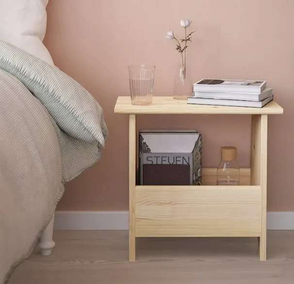 ikea-perjohan-stolek-ze-schowkiem-sosna-stolik-kolor-mebla-sosna