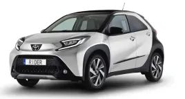 toyota-aygo-x-2022-listwy-boczne-drzwi