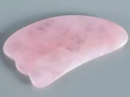 plytka-do-masazu-twarzy-i-ciala-gua-sha-z-kwarcu-rozowego