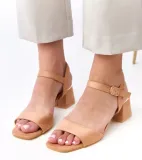 brazowe-sandalki-na-slupku-madea-fason-klasyczne