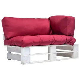 sofa-ogrodowa-z-palet-z-czerwonymi-poduszkami-sosna