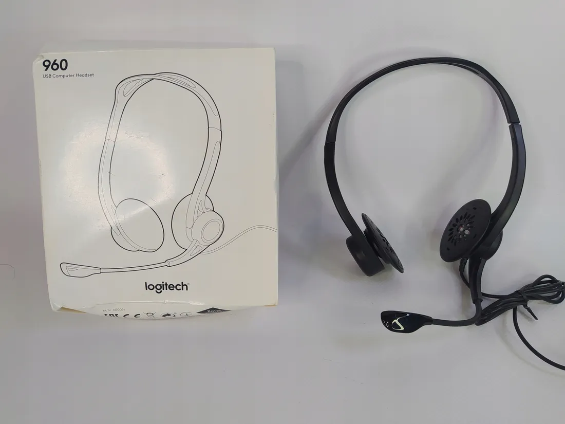 sluchawki-nauszne-logitech-pc960