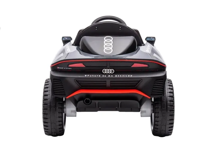 pojazd-audi-rsq-e-tron-szary-stan-nowy