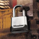 klodka-jarzmowa-szyfrowa-master-lock-stan-powystawowy