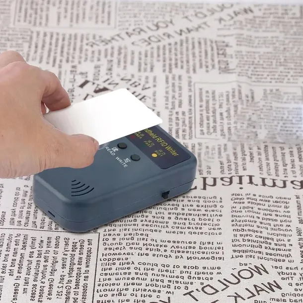 programator-czytnik-koder-duplikator-kloner-rfid-125khz-model-