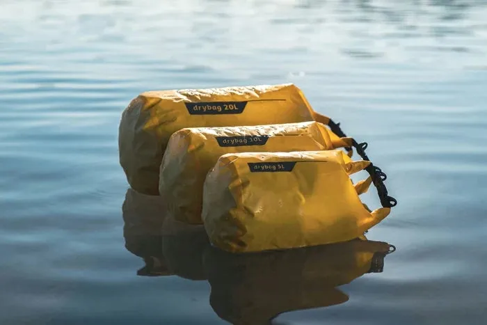 worek-drybag-restube-10-l-niebieski-wodoodporny-szczelny-rolowany-wygodny-stan-nowy-marka-restube