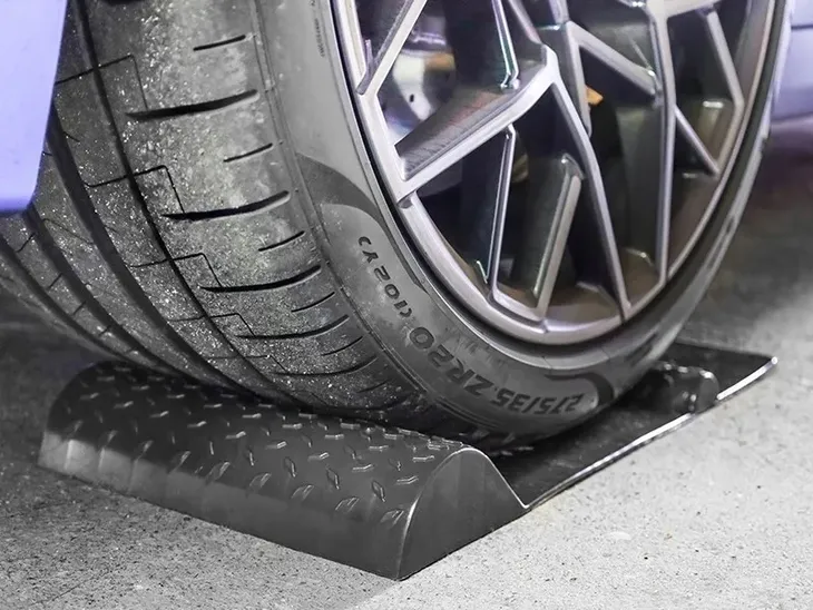 mata-parkingowa-z-klinem-producent-dbautomotive