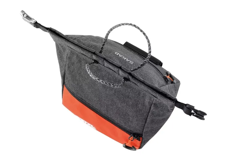 woreczek-petzl-sakab-waga-z-opakowaniem-0-205-kg