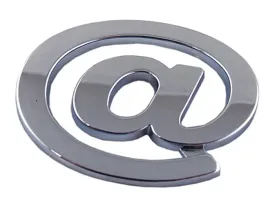 emblemat-litera-literka-cyfra-cyfry-chrom-malpa-q9v89