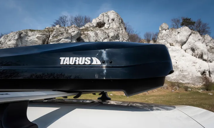 box-dachowy-kufer-taurus-strike-440-czarny-polysk-kolor-czarny