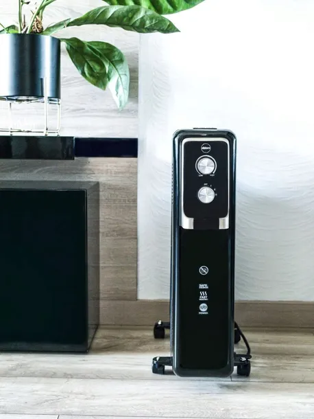 grzejnik-olejowy-ho110c-ribby-eldom-2500w-szerokosc-50-mm