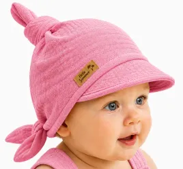 chustka-muslinowa-niemowleca-z-daszkeim-oddychajaca-regulowana-retro-pink