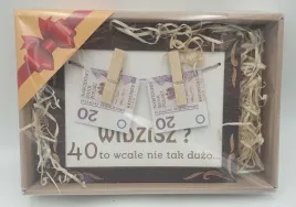 ramka-widzisz-40-to-wcale-nie-tak-duzo-w-ozdobnym-kartoniku-28-x-20