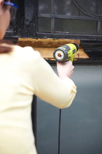 opalarka-ryobi-2000-w-230-v-650-c-moc-2000-w