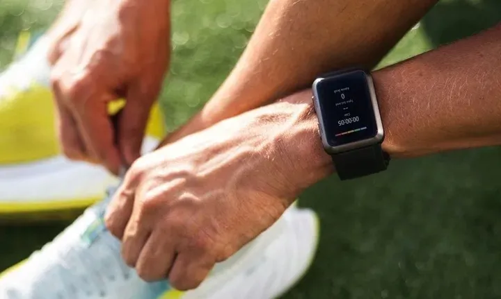 smartwatch-huawei-watch-d-czarny