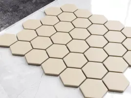 mozaika-ceramiczna-bezowa-heksagon-beige-mat