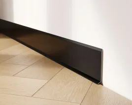 listwa-przypodlogowa-f-cokol-czarny-mat-ral-9005-8cm-x-270cm