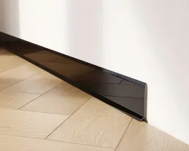 listwa-przypodlogowa-f-cokol-czarny-polysk-6cm-x-270cm