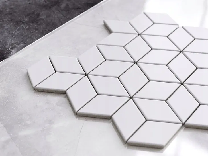 mozaika-ceramiczna-diamond-romb-biala-matowa-stan-nowy
