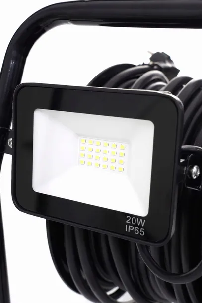przedluzacz-bebnowy-30m-led-solidny-przekroj-zyly-mm-15