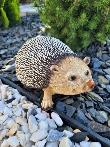 figurka-ogrodowa-jez-jezyk