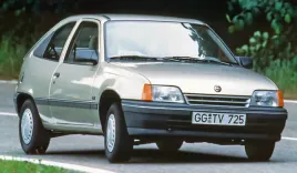 opel-kadett-e-maska-pokrywa-silnika-1984-1991-austria