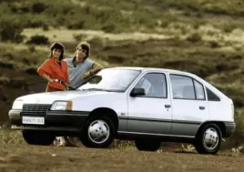 opel-kadett-e-reperaturka-blotnika-wneka-kola-szeroka-lewy-tyl-1984-1991