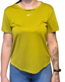 t-shirt-damski-nike-w-dri-fit-one-r-s