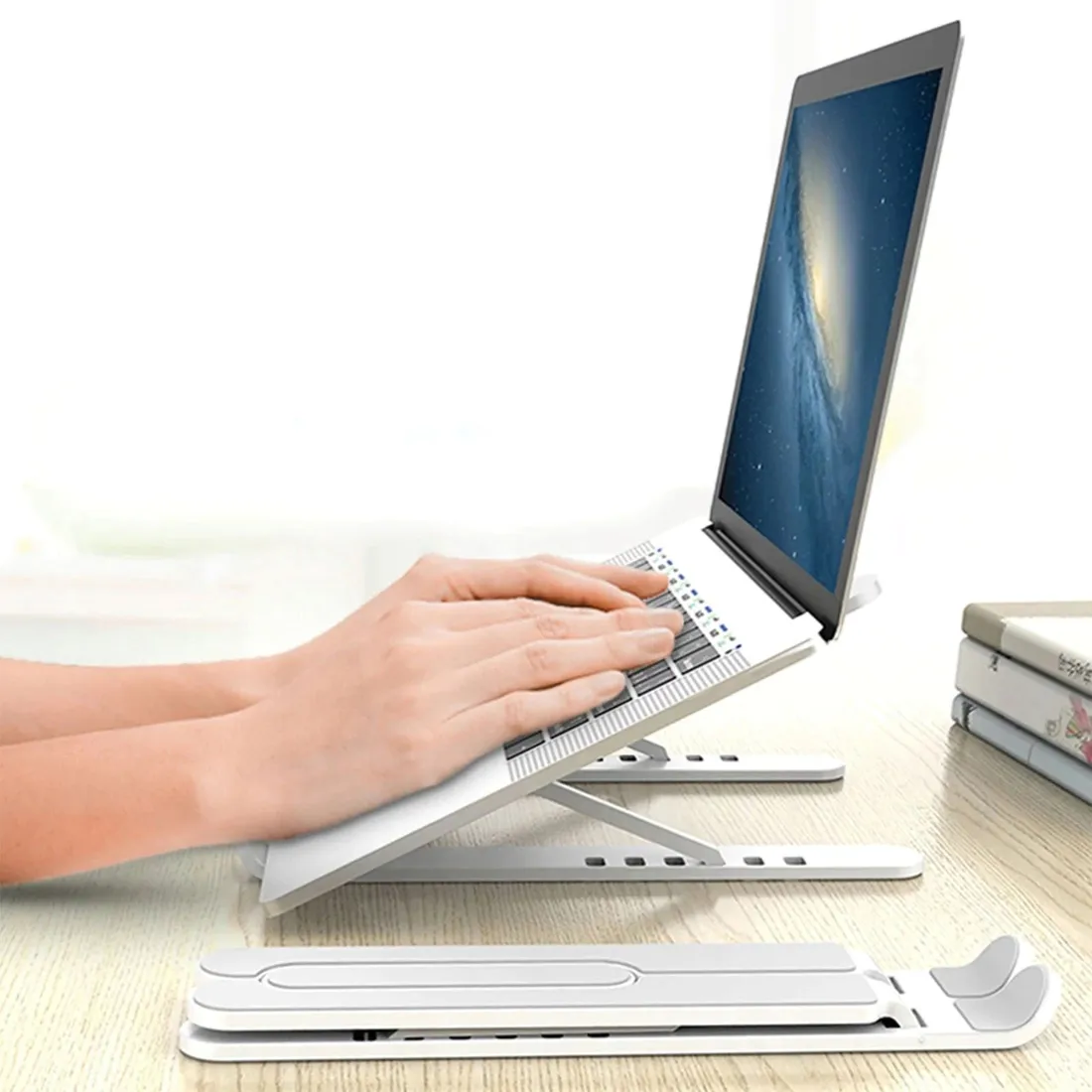 stojak-pod-laptop-abs