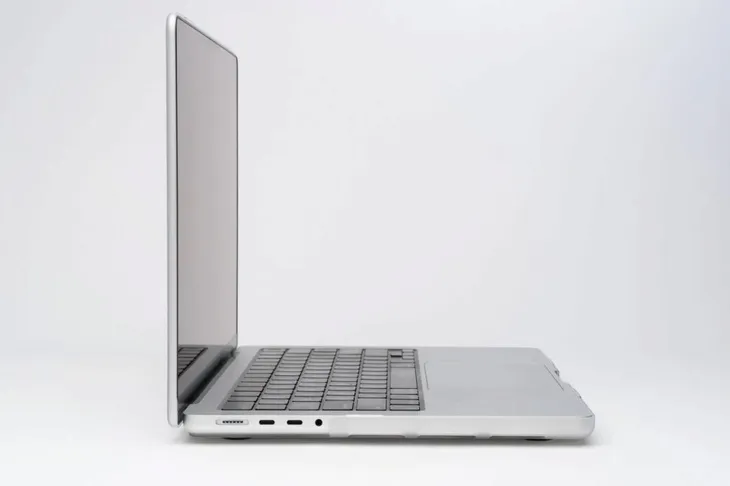 etui-zagg-hardshell-do-macbook-air-13-m2-m3-m4-clear-stan-opakowania-oryginalne