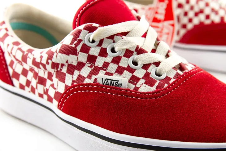 buty-unisex-vans-comfycush-era-trampki-czerowne-kratka-kod-producenta-vn0a3wm9v9z1