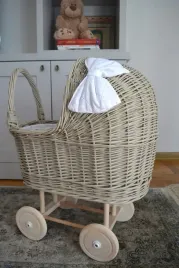 wozek-wiklinowy-bezowy-kokarda