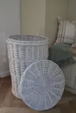 kosz-wiklinowy-mango-bialy-65-cm
