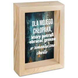 drewniana-skarbonka-na-dzien-chlopaka-prezent-z6