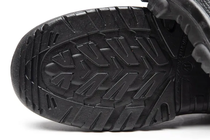 bearfield-polbut-r03-s1-src-tbbr4-38-a-rodzaj-buta-polbuty