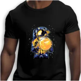 koszulka-meska-czarna-nadruk-astronauta-trzyma-slonce-5xl