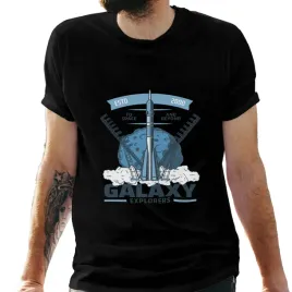 koszulka-meska-czarna-z-nadrukiem-galaxy-explorers-4xl