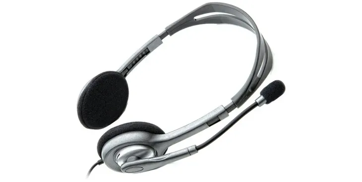 sluchawki-nauszne-logitech-h110-material-tworzywo-sztuczne