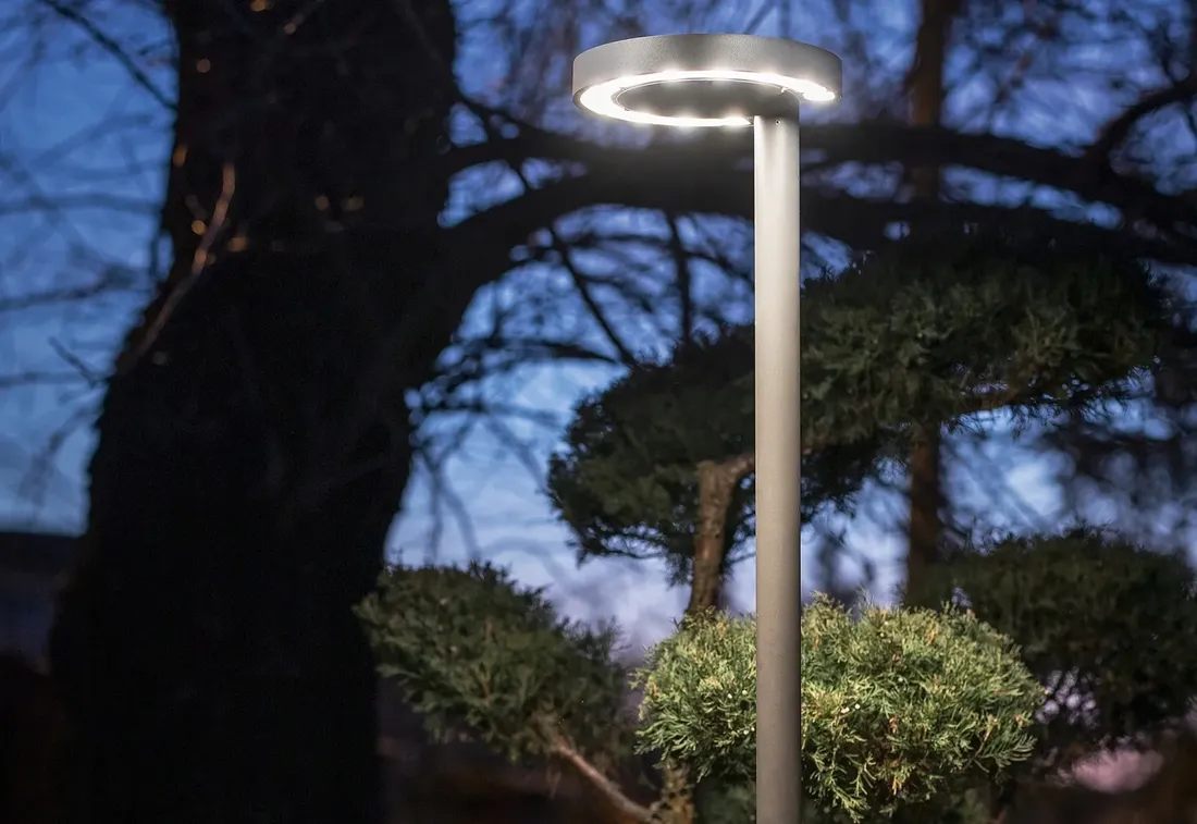 nowodvorski-9185-pole-led-i-stojaca
