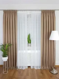 dwie-zaslony-dekoracyjne-brazowe-zaslona-gotowa-na-tasmie-do-salonu-250cm