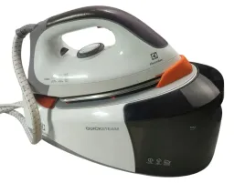 stacja-parowa-electrolux-edbs3350-2350w-stopa-inox-45-bar-quicksteam