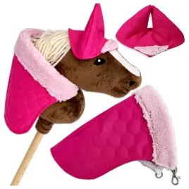 akcesoria-hobby-horse-a5-derka-pikowana-rozowa-futerko-nauszniki-komplet