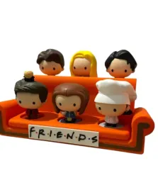 kanapa-do-figurek-mcdonalds-friends-ekspozycja-kolekcjonerska-3d
